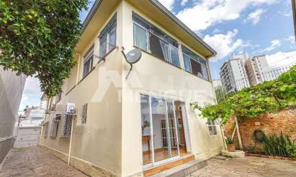 Casa com 4 quartos à venda na Rua Jari, 241, Passo da Areia, Porto Alegre por R$ 1.500.000
