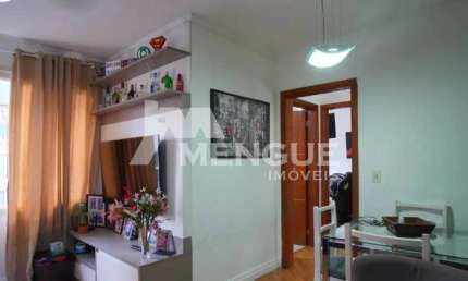 Apartamento com 3 quartos à venda na Rua Roque Calage, 590, Passo da Areia, Porto Alegre por R$ 370.000