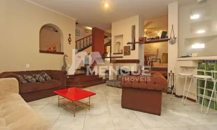 Casa com 4 quartos à venda na Rua Walir Zottis, 65, Jardim Planalto, Porto Alegre por R$ 1.140.000