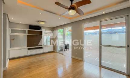 Casa em condomínio fechado com 4 quartos à venda na Avenida Willy Eugênio Fleck, 1500, Ecoville, Porto Alegre por R$ 830.000