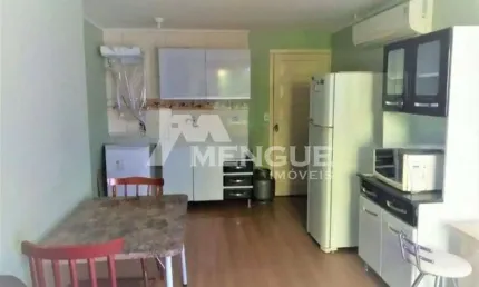 Apartamento com 2 quartos à venda na Rua Marcelo Gama, 206, São João, Porto Alegre por R$ 270.000