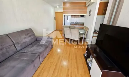 Apartamento com 2 quartos à venda na Avenida Grécia, 1050, Passo da Areia, Porto Alegre por R$ 649.000