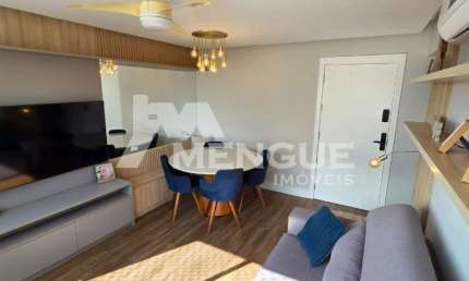 Apartamento com 3 quartos à venda na Rua Antônio Joaquim Mesquita, 570, Passo da Areia, Porto Alegre por R$ 669.000