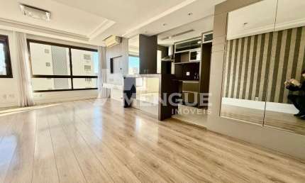Apartamento com 2 quartos para alugar na Beco Andaraí, 566, Passo da Areia, Porto Alegre por R$ 4.300