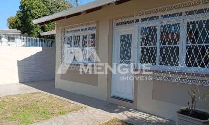 Casa com 2 quartos para alugar na Rua General João de Deus Martins, 71, Passo da Areia, Porto Alegre por R$ 3.600