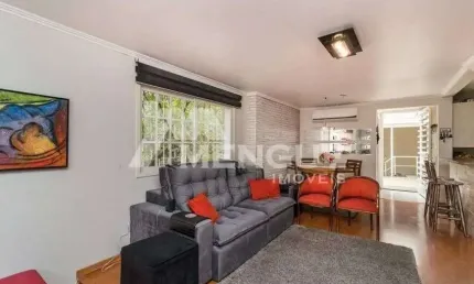 Casa com 3 quartos para alugar na Rua Carazinho, 451, Petrópolis, Porto Alegre por R$ 5.200