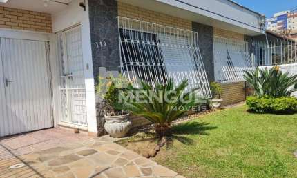 Casa com 3 quartos à venda na Rua Leite de Castro, 185, Jardim Itu Sabará, Porto Alegre por R$ 860.000