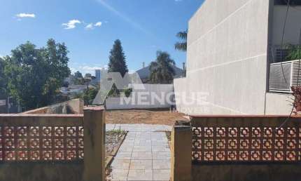 Terreno em condomínio fechado à venda na Praça Padre Mário Tarani, 6, Vila Ipiranga, Porto Alegre por R$ 400.000