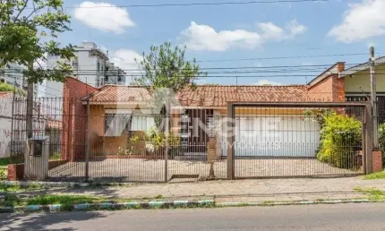 Casa com 3 quartos à venda na Avenida Montreal, 179, Jardim Lindóia, Porto Alegre por R$ 980.000