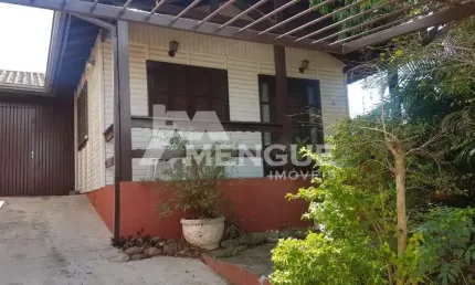 Casa com 3 quartos à venda na Rua Josef Halpern, 131, Jardim Leopoldina, Porto Alegre por R$ 420.000