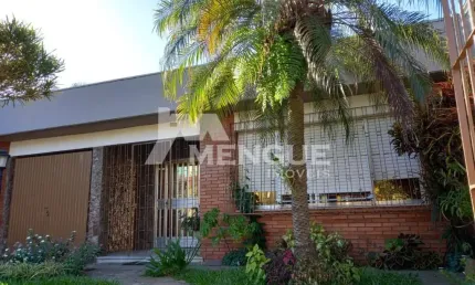 Casa com 4 quartos à venda na Rua Equatorial, 4, Alto Petrópolis, Porto Alegre por R$ 795.000