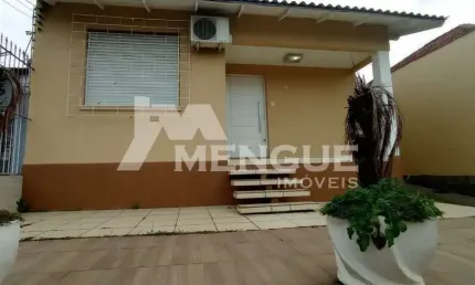Casa com 3 quartos à venda na Rua Antônio Francisco Lisboa, 70, Rubem Berta, Porto Alegre por R$ 470.000