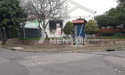 Casa com 3 quartos à venda na Rua Vinte e Quatro de Junho, 175, Passo da Areia, Porto Alegre por R$ 499.000