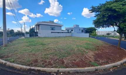 Terreno em condomínio fechado à venda no Jardim Cybelli, Ribeirão Preto  por R$ 450.000