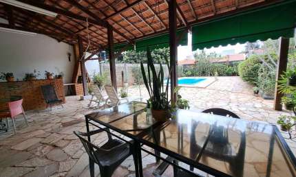 Casa com 4 quartos à venda no Jardim das Acacias, Cravinhos  por R$ 1.250.000