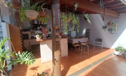 Casa com 3 quartos à venda no Parque dos Bandeirantes, Ribeirão Preto  por R$ 520.000