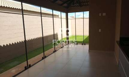 Casa em condomínio fechado com 3 quartos à venda no Fazenda Santa Maria, Cravinhos  por R$ 1.080.000