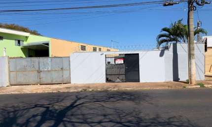 Terreno à venda no Jardim Anhangüera, Ribeirão Preto  por R$ 790.000