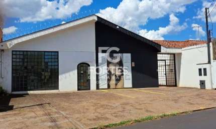 Casa à venda no Jardim Sumaré, Ribeirão Preto  por R$ 900.000