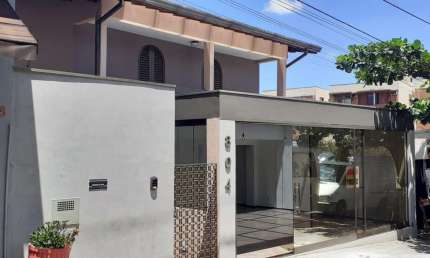 Casa comercial à venda no Jardim Palma Travassos, Ribeirão Preto  por R$ 1.000.000