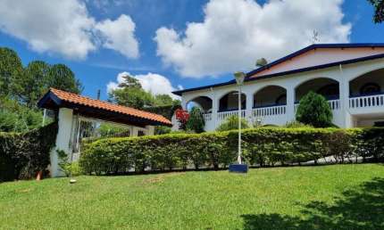 Chácara / sítio com 4 quartos à venda na Vila São José, Serra Negra  por R$ 1.500.000