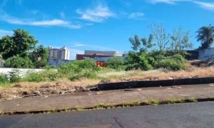 Terreno à venda no Alto da Boa Vista, Ribeirão Preto  por R$ 890.000