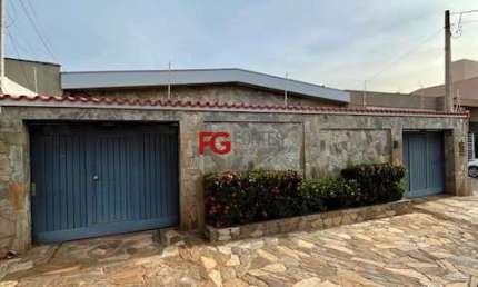 Casa com 3 quartos à venda no Jardim Sumaré, Ribeirão Preto  por R$ 790.000