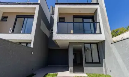 Araucasa vende lindo sobrado no bairro pilarzinho em curitiba