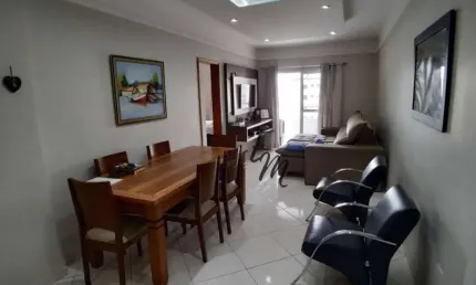 Apartamento de alto padrão mobilado em guilhermina praia grande/sp.