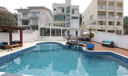Casa em Condominio Luxuoso com 04 Suítes em Arujá no Interior  de São Paulo