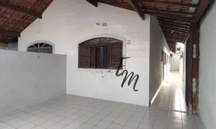 Casa 02 Dormitórios a 300 Metros da Praia no Maracanã - Praia Grande - São Paulo