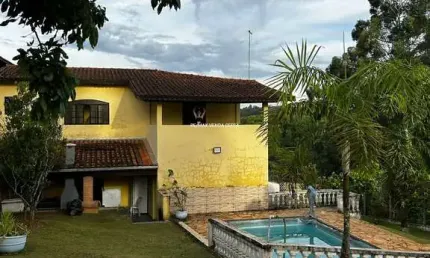 Chácara / sítio com 4 quartos à venda em Puris, Ibiúna  por R$ 599.000