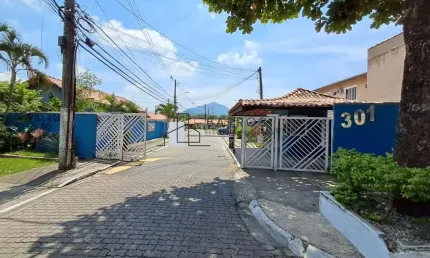Casa em condomínio fechado com 2 quartos à venda na itaunas, 301, campo grande, rio de janeiro por r$ 170.000