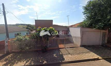 Casa em ótima localização à venda, JARDIM BRESSAN, TOLEDO - PR