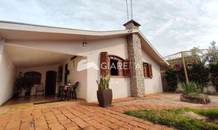 Casa com excelente localização à venda, GISELA, TOLEDO - PR