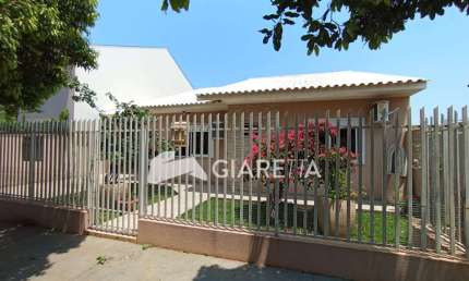Casa com excelente localização à venda, JARDIM GISELA, TOLEDO - PR