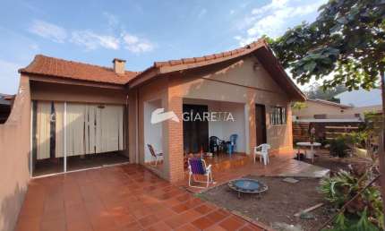 Casa muito espaçosa para venda na VILA BECKER em TOLEDO-PR
