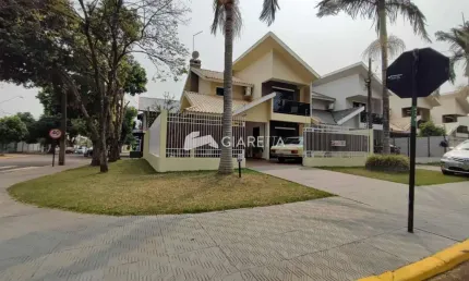 Sobrado muito espaçoso para venda no JARDIM GISELA em TOLEDO-PR
