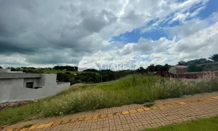 Terreno muito espaçoso para venda no CENTRO de TOLEDO-PR