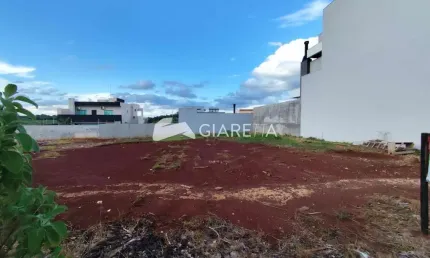 Terreno amplo e com ótima localização à venda no JARDIM TOCANTINS, TOLEDO - PR