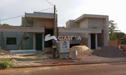 Casa ampla e com ótimo padrão construtivo à venda, VILA BECKER, TOLEDO - PR