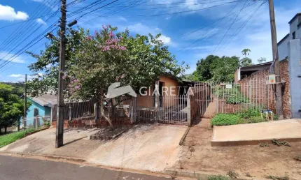 Casa ampla e com excelente localização à venda no JARDIM BRESSAN, TOLEDO - PR