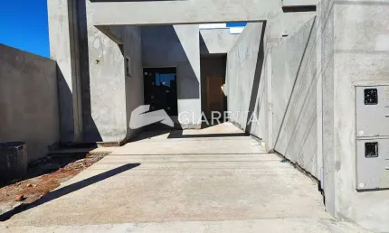 Casa com ótima localização à venda no JARDIM COOPAGRO, TOLEDO - PR