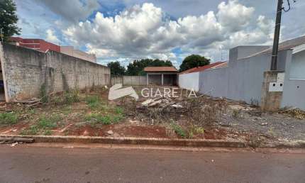 Terreno amplo à venda com ótima localização no JARDIM PANCERA, TOLEDO - PR