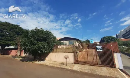 Casa em madeira mista, amplo terreno, à venda, CENTRO, TOLEDO - PR