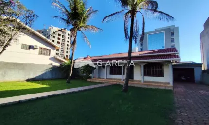 Casa ampla para locação em excelente localização no CENTRO, TOLEDO - PR