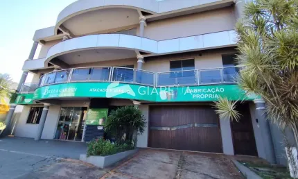 Apartamento amplo para locação em ótima localização, centro, toledo - pr