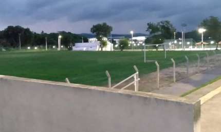 Casa comercial com 4 salas à venda no Parque Embaixador, Resende 