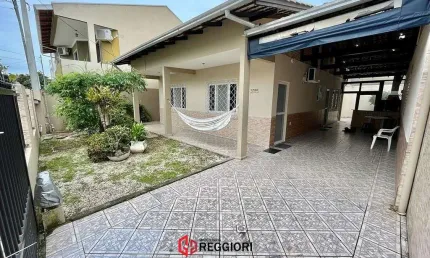 Casa com 3 quartos à venda no Centro, Balneário Camboriú 