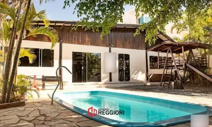Casa com 3 quartos à venda na Praia do Estaleirinho, Balneário Camboriú 